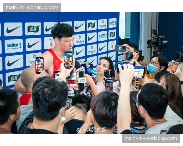 媒体日:大部分选手完成公开训练与采访 媒体日:大部分选手完成公开训练与采访