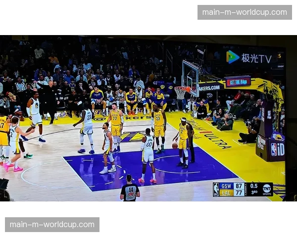 NBA常规赛收官日:西部最后两个季后赛席位于最后时刻确定 NBA常规赛收官日:西部最后两个季后赛席位于最后时刻确定