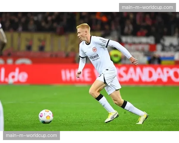 战术预测：利物浦如何应对那不勒斯极具侵略性的前场压迫